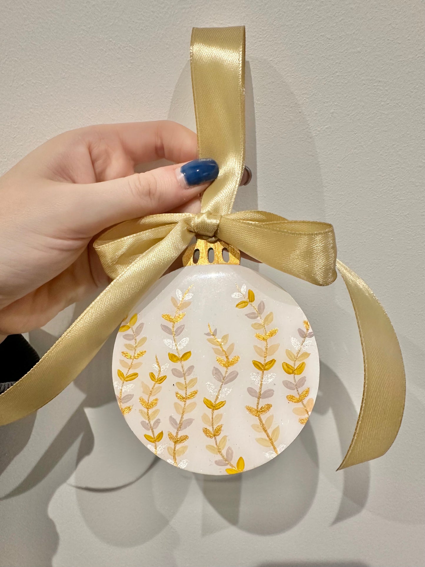 Wooden Tree Decoration - Cream & Gold
